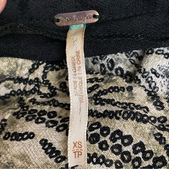 Free People Wildest Moments Black Tunic Size XS cancel - Picture 7 of 8